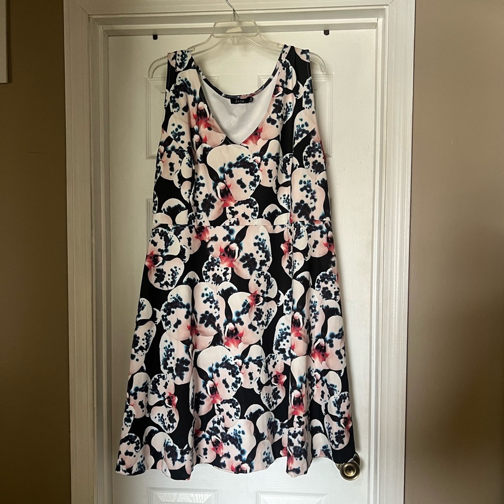 Floral Sleeveless Dress Size 2X